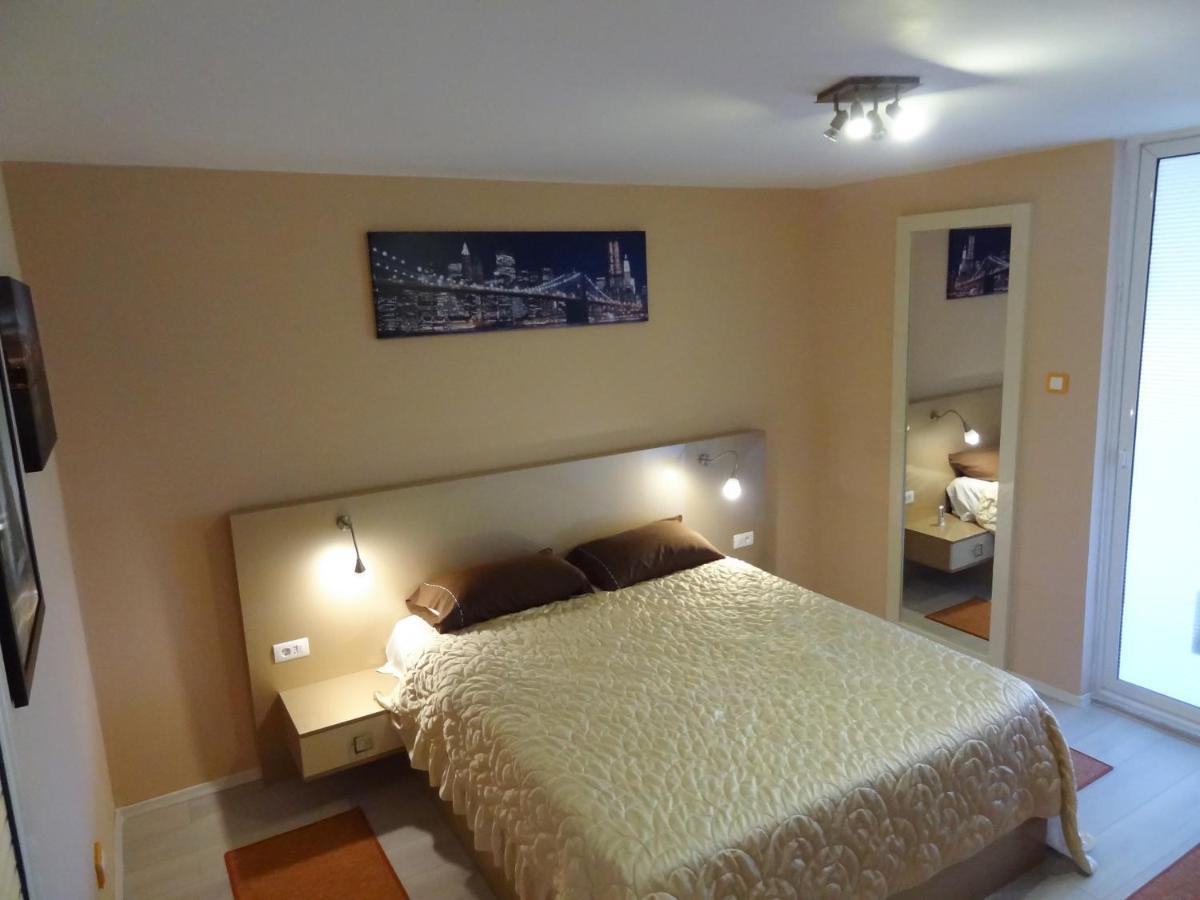 Lvc,Lac & Nyc Apartshotel Faleza Galaţi Екстериор снимка