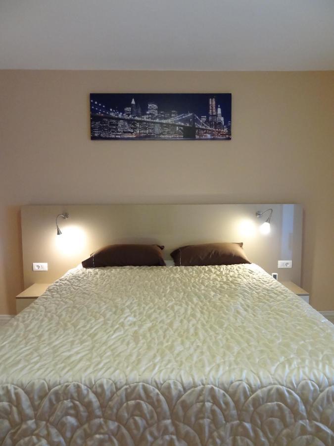 Lvc,Lac & Nyc Apartshotel Faleza Galaţi Екстериор снимка