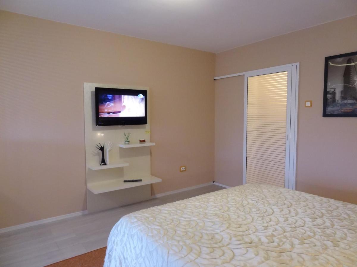 Lvc,Lac & Nyc Apartshotel Faleza Galaţi Екстериор снимка